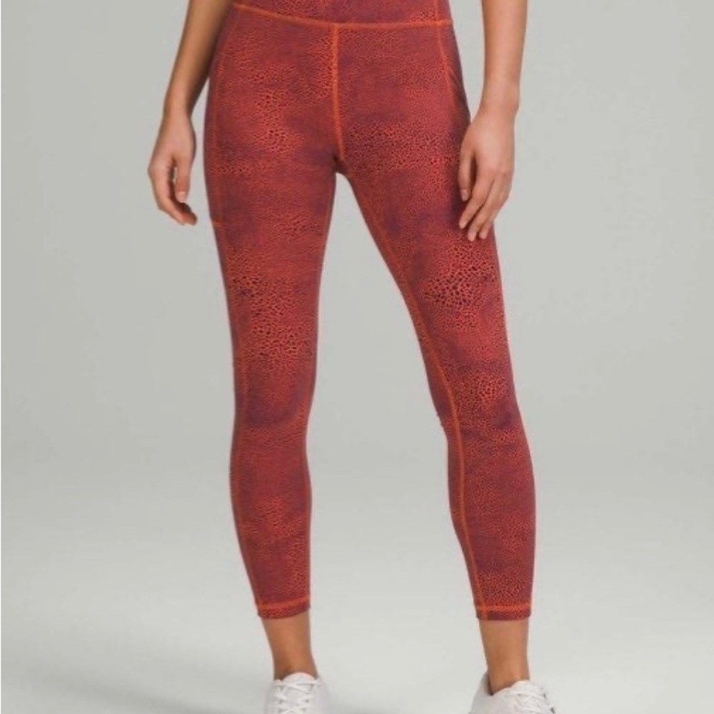Lululemon Women’s Invigorate HR Tight 25” New